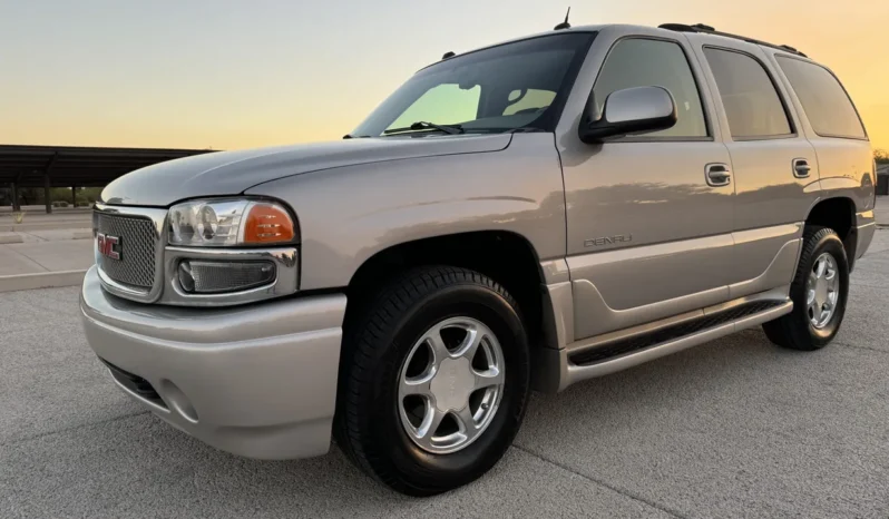 
								2004 GMC Yukon Denali 1500 Luxury full									