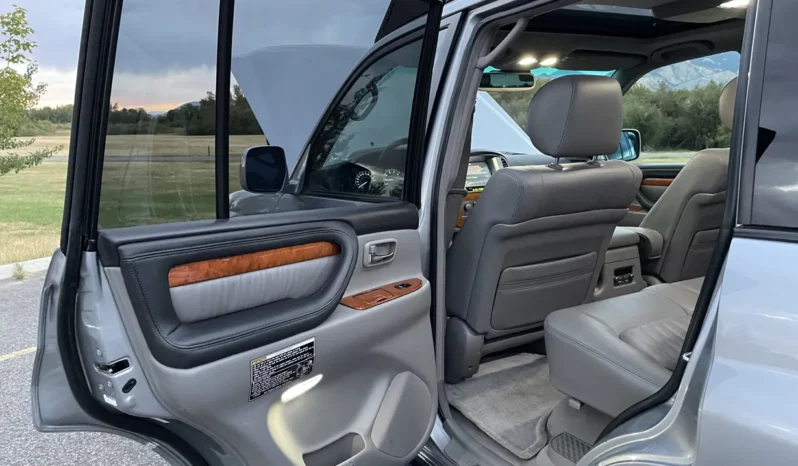 
								2004 Lexus LX470 full									
