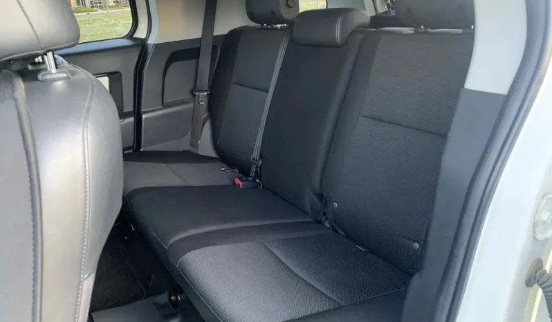 
								2012 Toyota FJ Cruiser full									