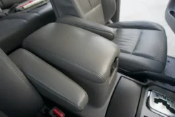 
										2003 Toyota Land Cruiser UZJ100 full									