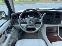 
										2004 Cadillac Escalade GMT800 AWD full									