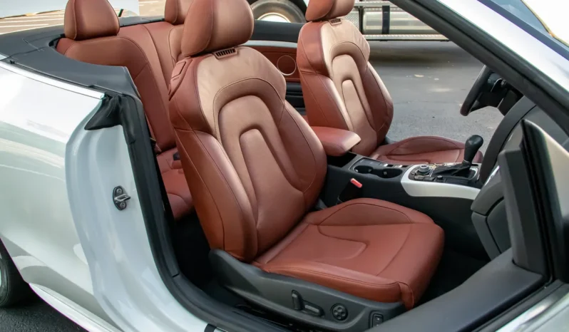 
								2011 Audi S5 Cabriolet Quattro Prestige full									