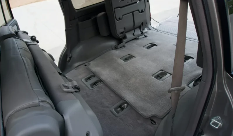 
								2003 Toyota Land Cruiser UZJ100 full									