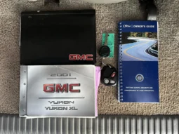 
										2001 GMC Yukon SLT 4×4 full									