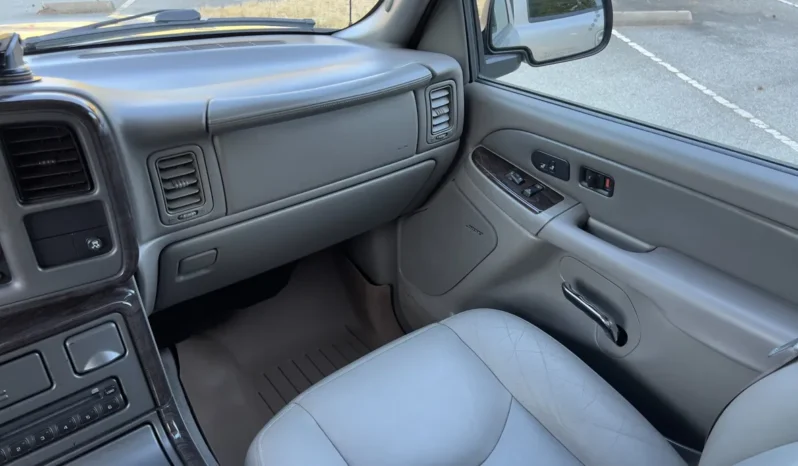 
								2005 GMC Yukon XL Denali GMT800 full									