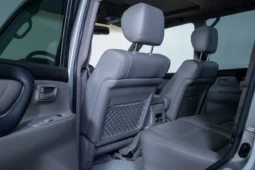 
										2007 Toyota Land Cruiser UZJ100 full									