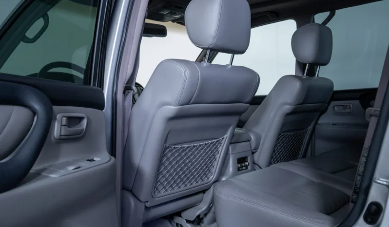 
								2007 Toyota Land Cruiser UZJ100 full									