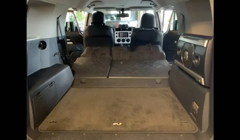 
								2012 Toyota FJ Cruiser full									