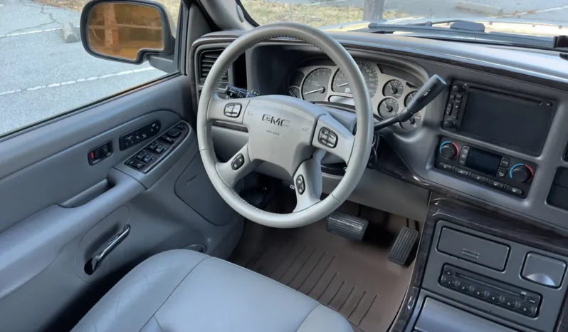 
								2005 GMC Yukon XL Denali GMT800 full									
