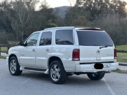 
										2004 Cadillac Escalade GMT800 AWD full									