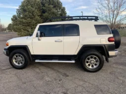 
										2012 Toyota FJ Cruiser full									