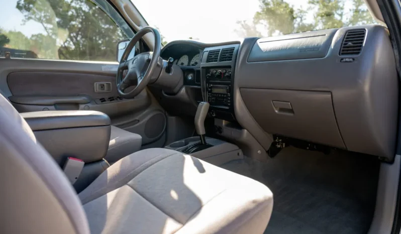 
								2003 Toyota Tacoma SR5 Double Cab TRD V6 full									
