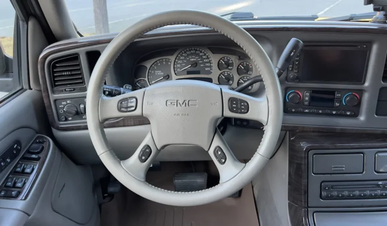 
								2005 GMC Yukon XL Denali GMT800 full									