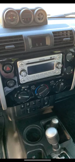 
										2014 Toyota FJ Cruiser full									