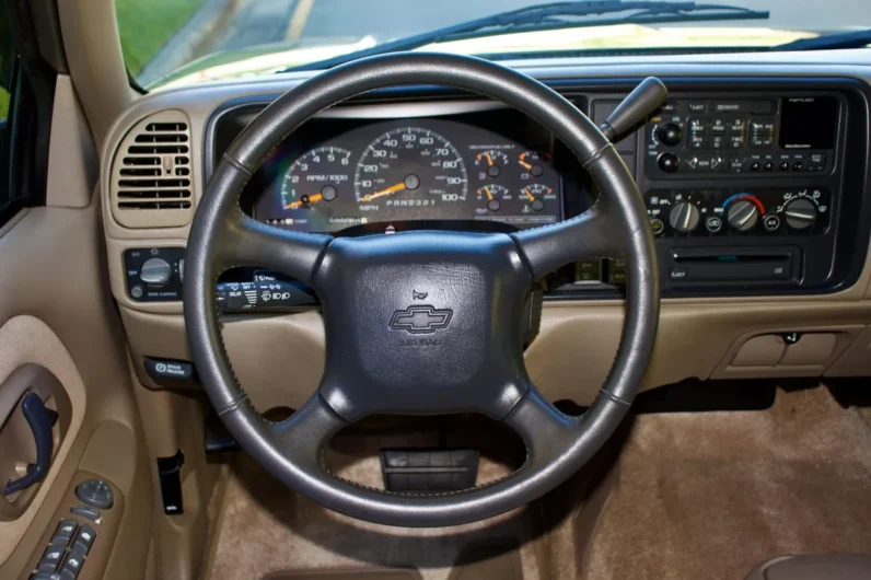 
								1999 Chevrolet Tahoe LT full									