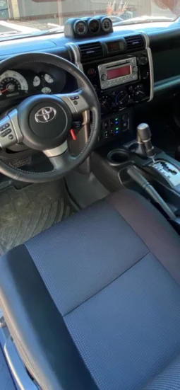 
										2014 Toyota FJ Cruiser full									