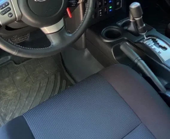 
								2014 Toyota FJ Cruiser full									