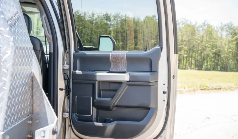 
								2018 Ford F-450 Super Duty Lariat Crew Cab Power Stroke Dually 4×4 Flatbed full									