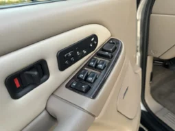 
										2004 GMC Yukon Denali 1500 Luxury full									