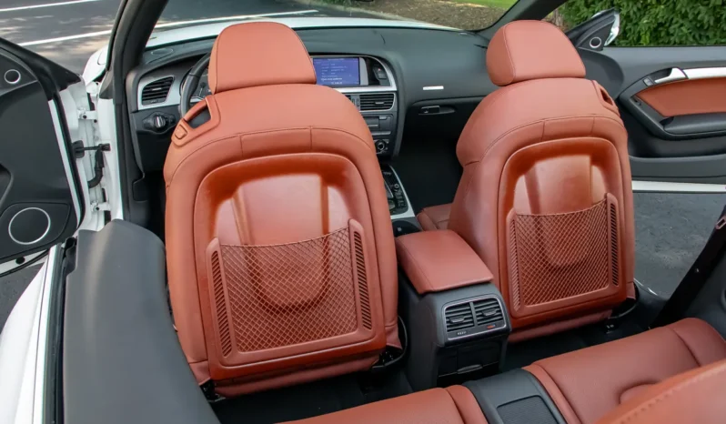 
								2011 Audi S5 Cabriolet Quattro Prestige full									