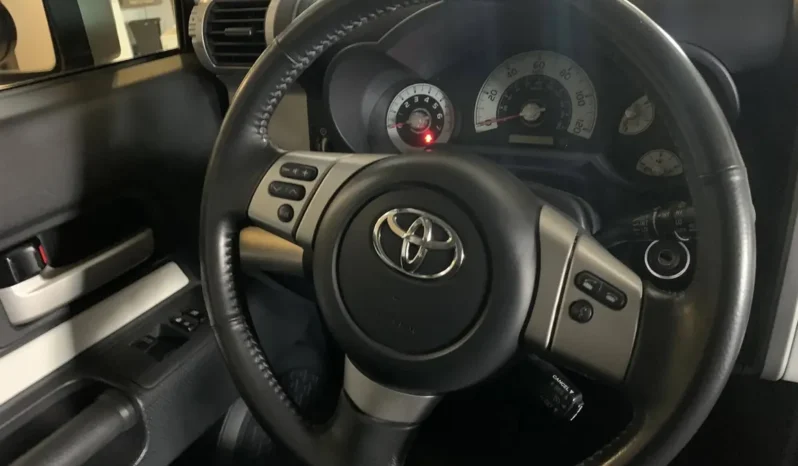 
								2012 Toyota FJ Cruiser full									