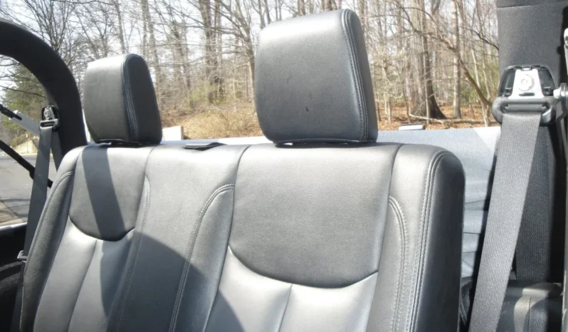 
								2014 Jeep Wrangler Sport S full									