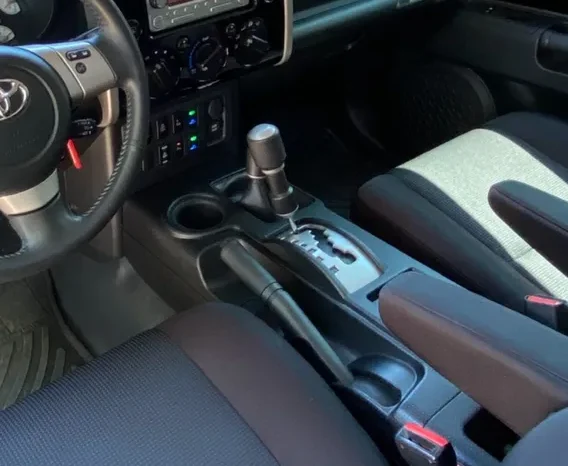 
								2014 Toyota FJ Cruiser full									