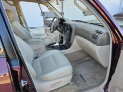 
										2001 Toyota Land Cruiser UZJ100 full									