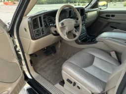 
										2004 GMC Yukon Denali 1500 Luxury full									