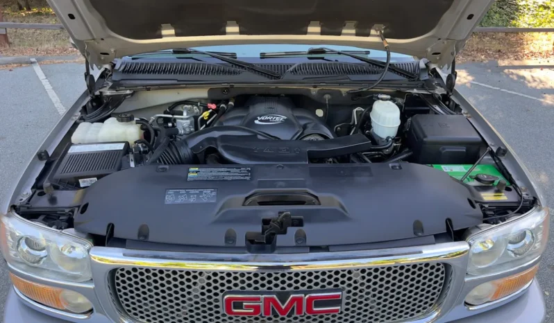 
								2005 GMC Yukon XL Denali GMT800 full									