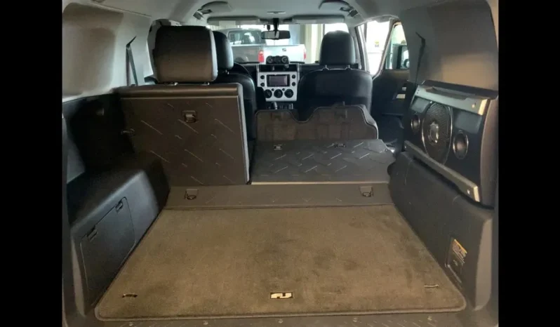 
								2012 Toyota FJ Cruiser full									
