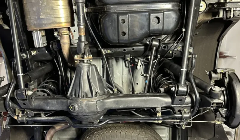 
								2001 Lexus LX470 full									