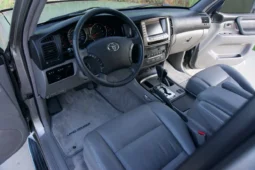 
										2003 Toyota Land Cruiser UZJ100 full									