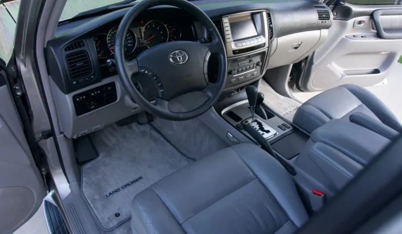 
								2003 Toyota Land Cruiser UZJ100 full									