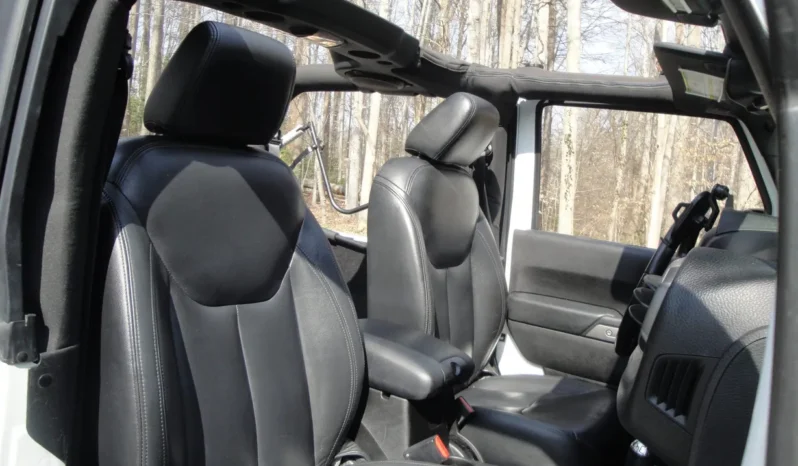 
								2014 Jeep Wrangler Sport S full									