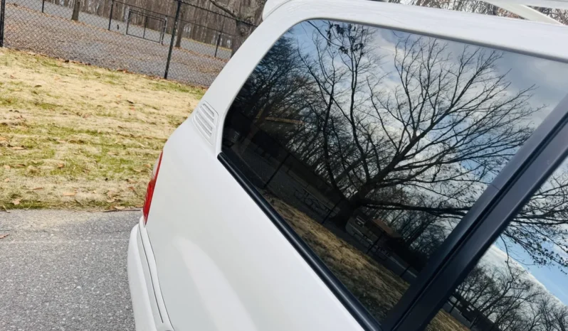 
								2003 Lexus LX470 full									