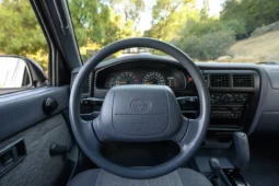 
										1999 Toyota Tacoma SR5 XtraCab V6 4×4 full									