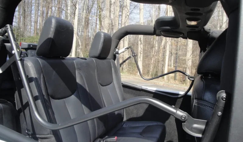 
								2014 Jeep Wrangler Sport S full									