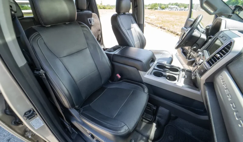 
								2018 Ford F-450 Super Duty Lariat Crew Cab Power Stroke Dually 4×4 Flatbed full									