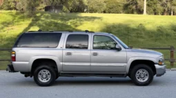 
										2004 Chevrolet Suburban 2500 LT 8.1L 4×4 full									
