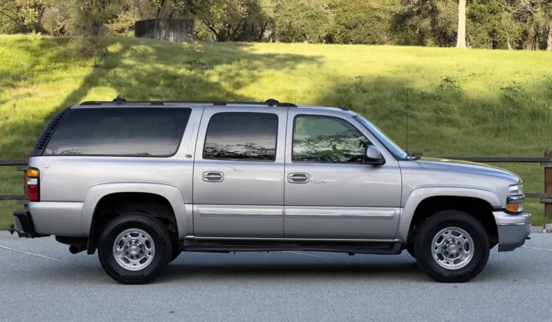 
								2004 Chevrolet Suburban 2500 LT 8.1L 4×4 full									