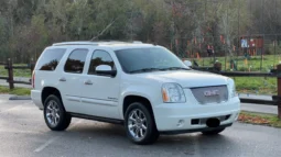 
										2007 GMC Yukon Denali full									