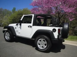 
										2014 Jeep Wrangler Sport S full									