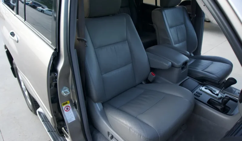 
								2003 Toyota Land Cruiser UZJ100 full									