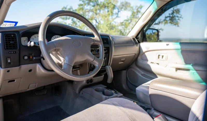 
								2003 Toyota Tacoma SR5 Double Cab TRD V6 full									