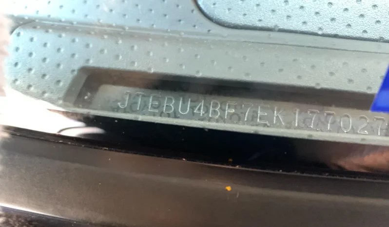 
								2014 Toyota FJ Cruiser full									