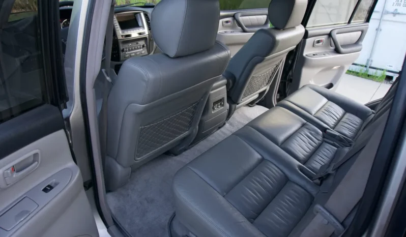 
								2003 Toyota Land Cruiser UZJ100 full									