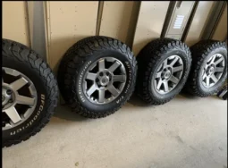 
										2014 Toyota FJ Cruiser full									