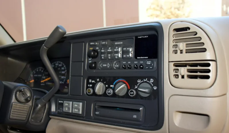 
								1999 Chevrolet Tahoe LT full									