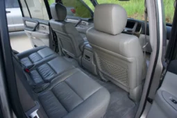 
										2003 Toyota Land Cruiser UZJ100 full									
